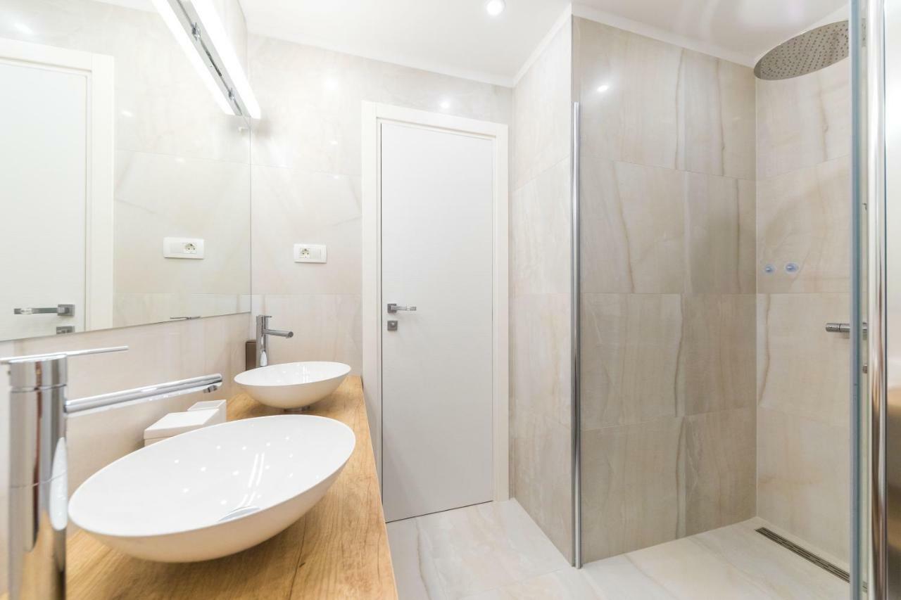Glow Luxury With Terrace And Jacuzzi Apartmán *