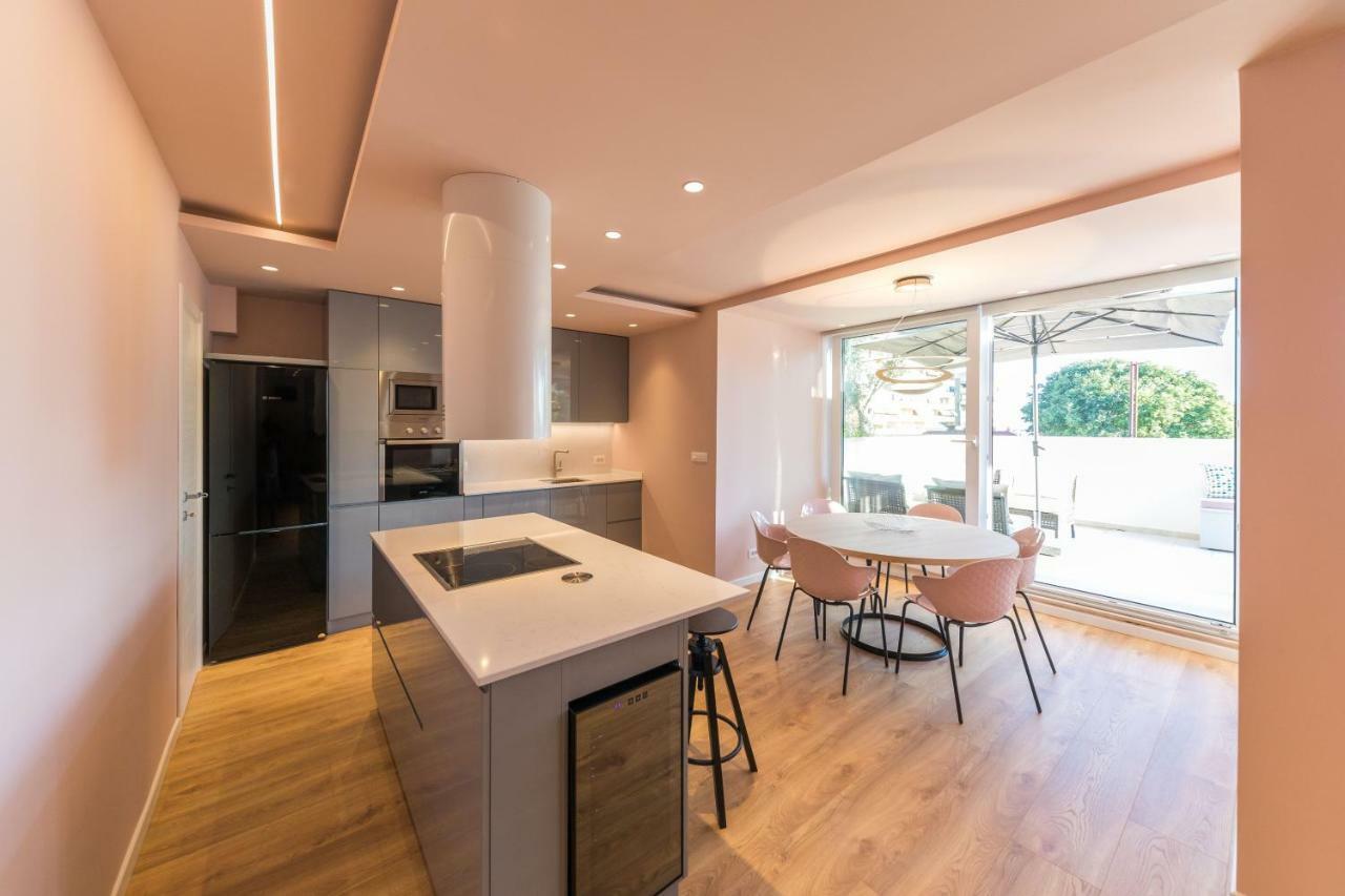 Glow Luxury With Terrace And Jacuzzi Apartmán *